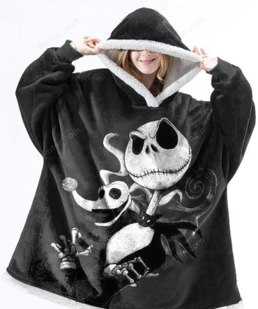 Cozy Fleece Hooded Blanket With Skeleton Design – Perfect For Movie Nights & Gifting