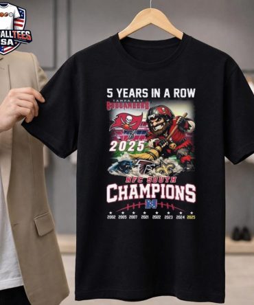 5 Years In A Row Tampa Bay Buccaneers Nfc South Champions Mascot Vintage Unisex Shirt