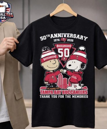 Charlie Browns And Snoopy X Tampa Bay Buccaneers 50Th Anniversary 1976-2026 Thank You For The Memories Unisex Shirt