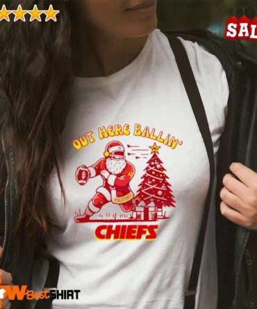 Patrick Mahomes Santa Out Here Balling Chiefs Shirt
