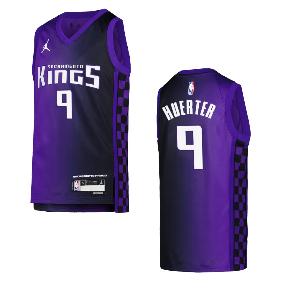 kevin-huerter-2023-24-swingman-purple-statement-edition-youth-jersey.webp