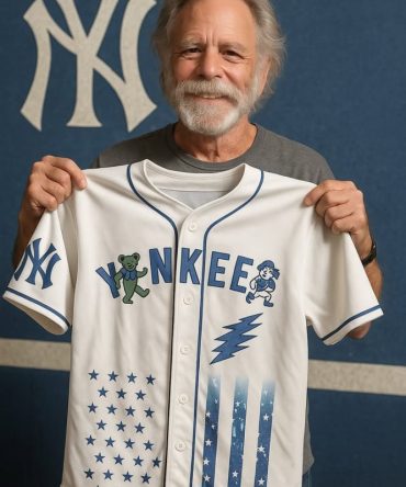 Limited Edition Yankees Baseball Jersey - Unique Design & Collectible Appeal